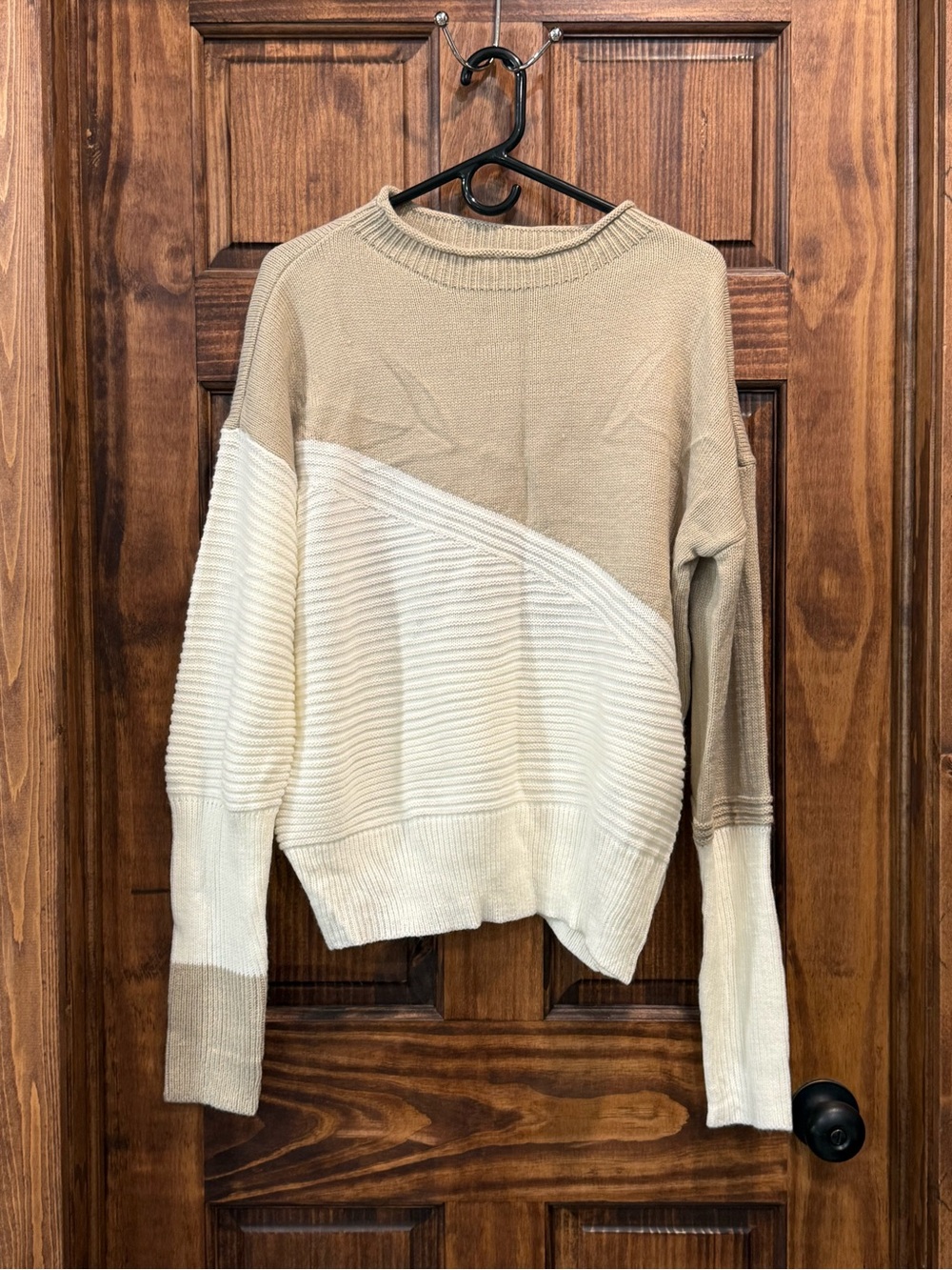 Colorblock Crewneck Sweater in Beige and Cream